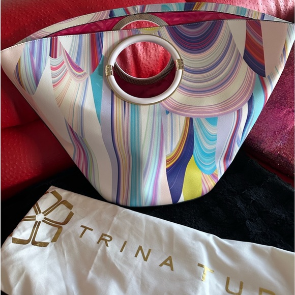 New with tags Trina Turks beach bag/ tote/ handbag retailed for $358.00 - Picture 1 of 5